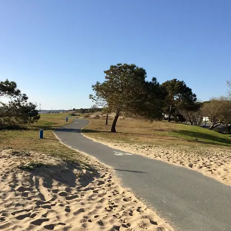 Charming Mobile In Les Mathes, Close To La Palmyre Zoo