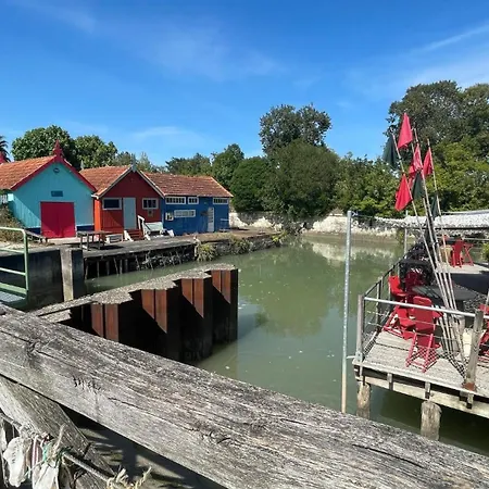 Charming Mobile In Les Mathes, Close To La Palmyre Zoo * Les Mathes