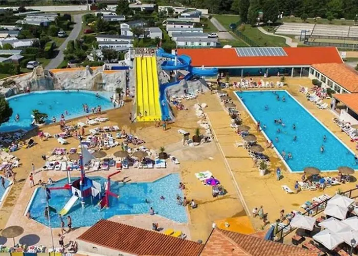 Charming Mobile In Les Mathes, Close To La Palmyre Zoo Holiday home