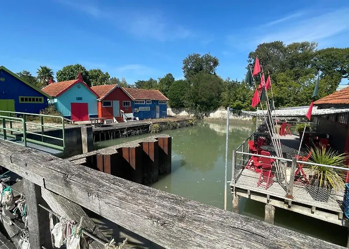 Charming Mobile In Les Mathes, Close To La Palmyre Zoo * Les Mathes